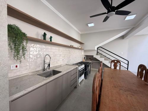 Casa Ampla em Americana - com Piscina Ar condic Churrasqueira Wifi in 亞美利卡納