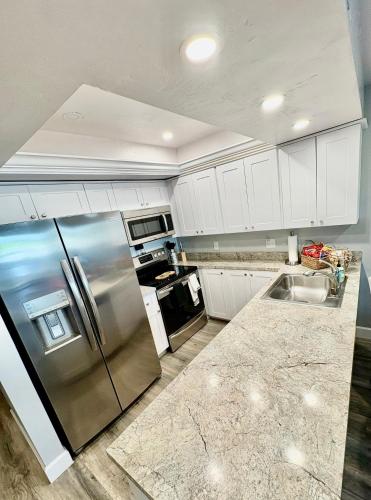 Waterfront Condo by the Marina 3