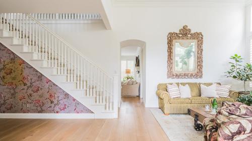 Facilities, Spacious 4BR Home w Fireplace Work Space Backyard Dining in Rancho Peñasquitos