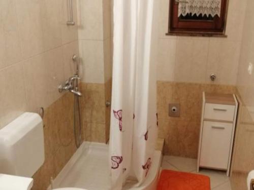 Kamar Mandi, Apartments Milakovic-Kanica - Comfort One Bedroom Apartment with Sea View and Terrace in Rogoznica