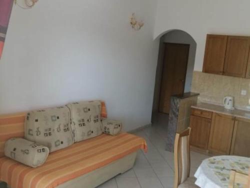 Apartments Milakovic-Kanica - Comfort One Bedroom Apartment with Sea View and Terrace in Rogoznica