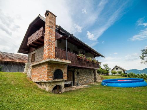 Зовнішній вигляд готелю, Serene Rustic Haven Holiday Home with Sauna - Two Bedroom Holiday Home with Sauna in Podsreda