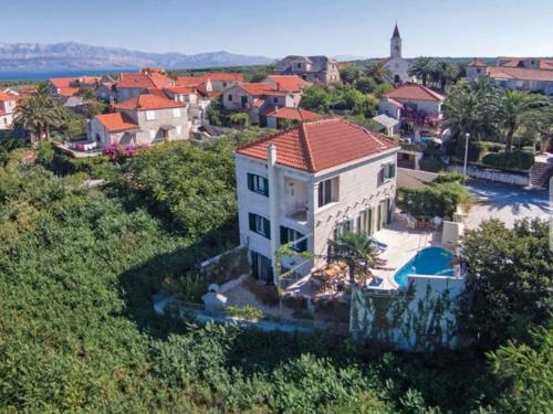 บริการและสิ่งอำนวยความสะดวก, Villa with 5 bedrooms in มีร์ซา