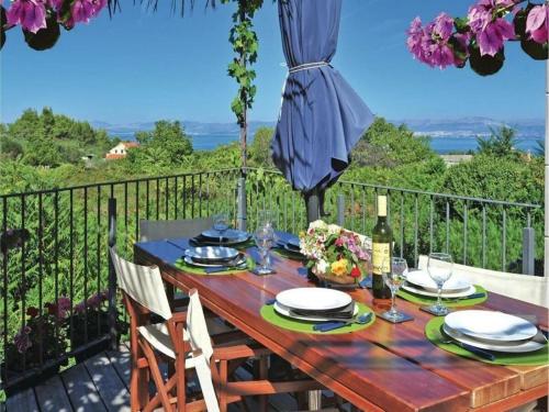 บริการและสิ่งอำนวยความสะดวก, Villa with 5 bedrooms in มีร์ซา