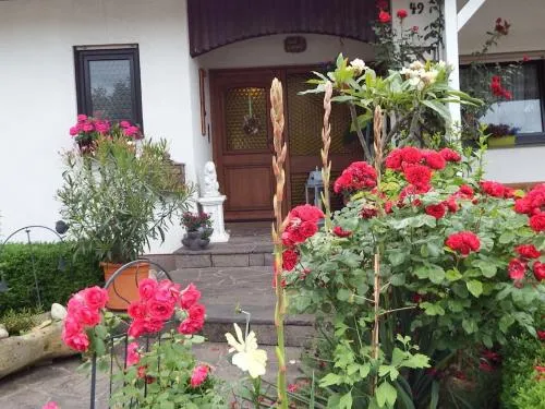 Guesthouse König in Neustadt an der Weinstraße, Deutschland