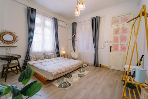 room detail thumbnail 0