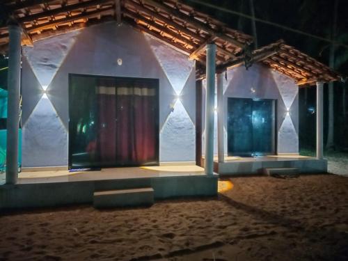 Arabian Home Light in 庫德勒海灘