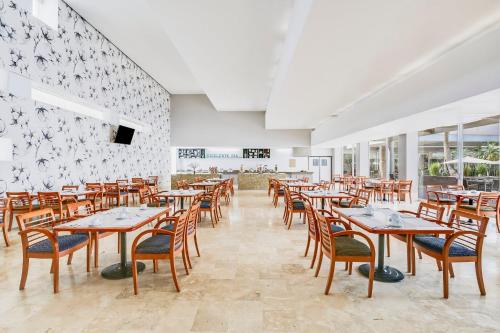 餐厅, 托雷翁加莱里亚斯嘉年华酒店 (Fiesta Inn Torreon Galerias) in 托雷翁