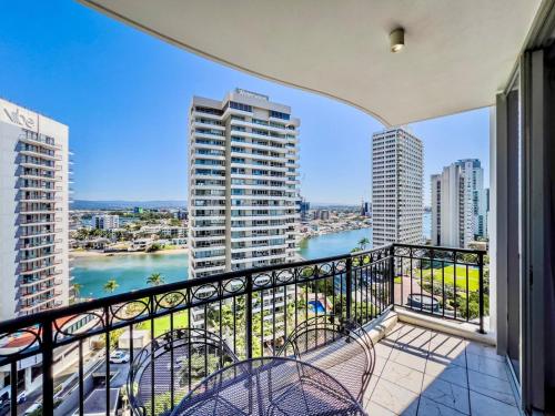 Surfers Paradise: Renovated Apt Pool & Beach