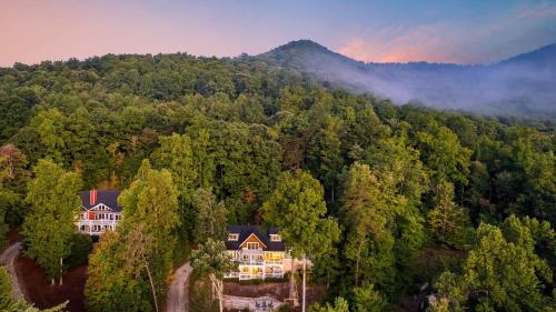 Juliet by AvantStay Mountain Views Near AshevilleBlack Mountain in Swannanoa, USA