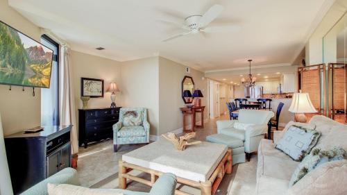 309 B Shipwatch by AvantStay Community Pool Access in Isle of Palms, USA
