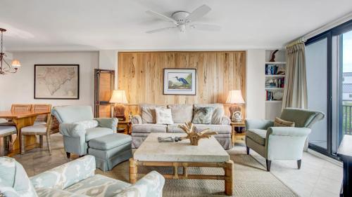 309 B Shipwatch by AvantStay Community Pool Access in Isle of Palms, USA