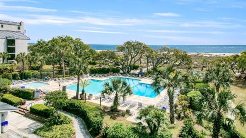 309 B Shipwatch by AvantStay Community Pool Access in Isle of Palms, USA