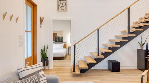 Casa Grada by AvantStay Loft-Style Group Retreat in Asheville, USA
