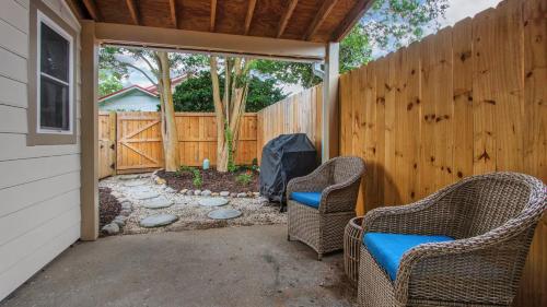 Shem by AvantStay 10 Mins to Downtown Charleston Yard Patio in Charleston, USA