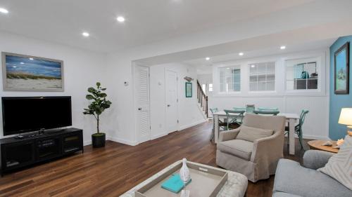 Shem by AvantStay 10 Mins to Downtown Charleston Yard Patio in Charleston, USA