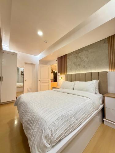 Avant BGC 2 Bedroom All appliances are brand new!