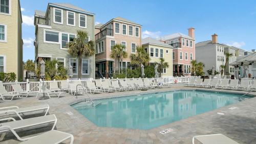 109 Grand Pavilion by AvantStay Beachfront Views in Isle of Palms, USA