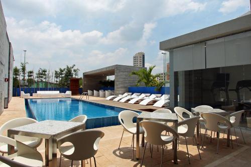 Swimming pool, One Villahermosa 2000 in Multiochenta
