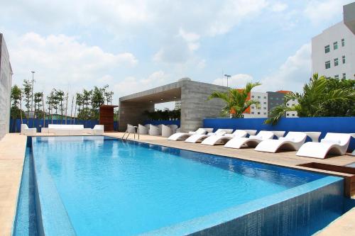 Swimming pool, One Villahermosa 2000 in Multiochenta