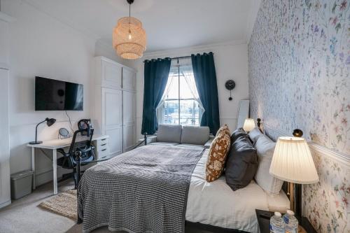 Buckingham Palace 4br Family Stay & Cathedral View, London (photo 5)