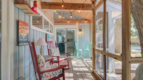 29 24th Avenue by AvantStay Easy Beach Access in Isle of Palms, USA