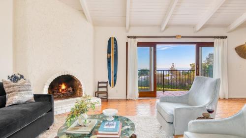 Dume Point by AvantStay Tennis Pool in Malibu in Malibu, USA