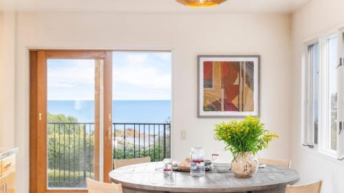 Dume Point by AvantStay Tennis Pool in Malibu in Malibu, USA