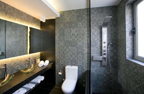 47 Luxury Suites - image 13