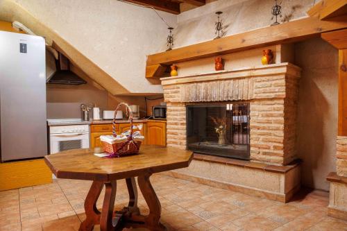 Konyha, La Cerca Entre Hoces-10-20pax-Amplios espacios comunes in Sebulcor