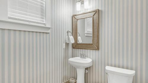 30A Ocean Pearl by AvantStay Dune Allen New Construction Golf Cart in Santa Rosa Beach, USA