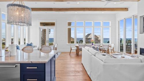 30A Beach Getaway by AvantStay Gulf Views Pool Golf Cart Bonfires in Santa Rosa Beach, USA