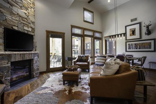 3 Bedroom Condo with Spa - Silver Baron Lodge condo