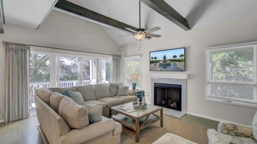 3704 Cameron by AvantStay Pool Bar Multiple Balconies in Isle of Palms, USA