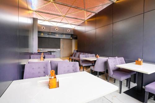 Restaurant, Fabhotel Nexus inn near Nesco in Malad