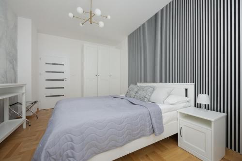 Teodorowicza Elegant Apartment with Parking in Warsaw by Noclegi Renters - image 4