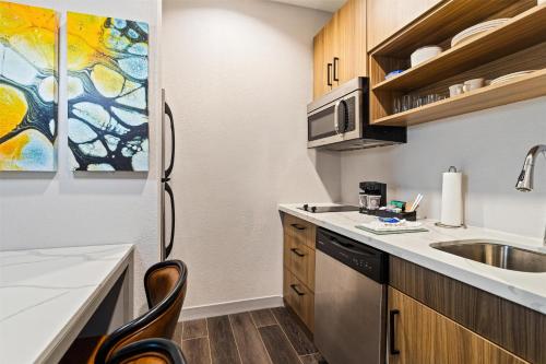 Homewood Suites Beaumont - image 10