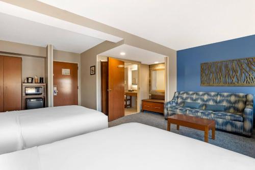 Comfort Suites near Birkdale Village- Huntersville in Huntersville, USA