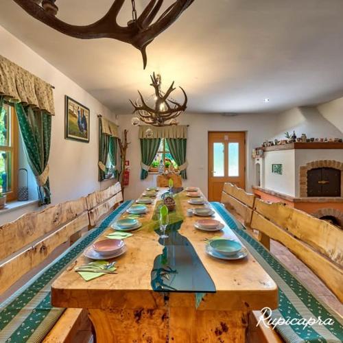 Rupicapra Holiday Mountain House in Fara