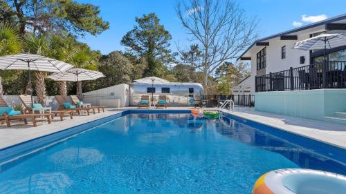 30A Florida Flashback by AvantStay Private Pool Golf Cart 3 mins to Beach