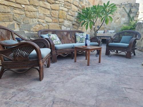 Iekārtas, Kalimera A Lovely 1-bedroom rental with ensuite and Kitchen in Germasogeia