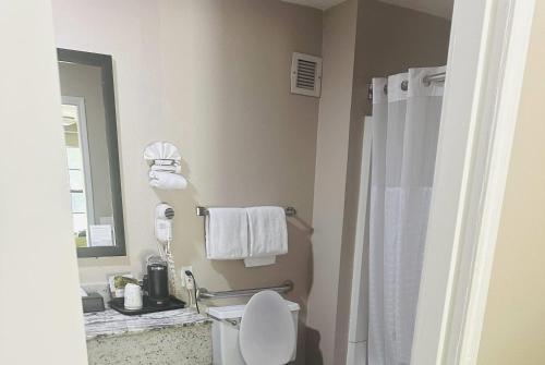 Super 8 by Wyndham Bossier City/Shreveport Area - image 14