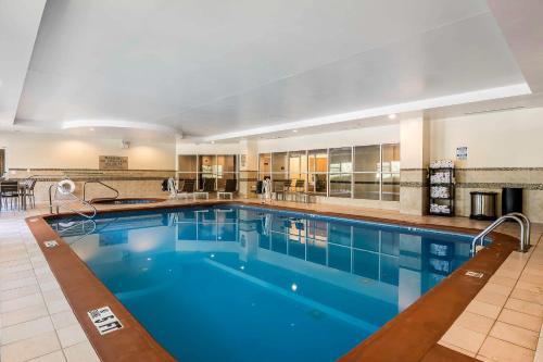 Comfort Inn & Suites near Six Flags in Lithia Springs, USA