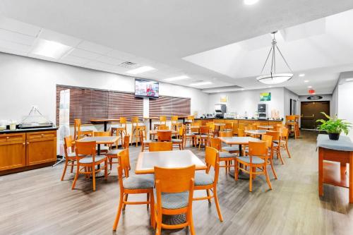 Quality Inn Salisbury - image 2