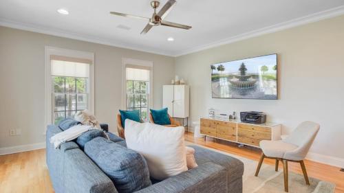 56 Grand Pavilion by AvantStay Oceanfront Deck Views Community Pool in Isle of Palms, USA