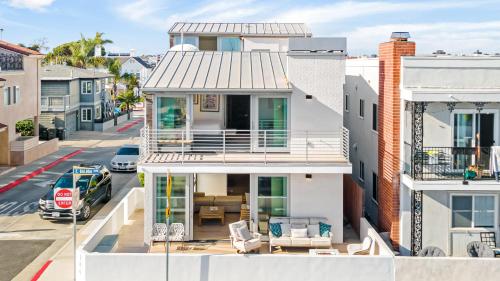 200 East Balboa Oceanview Rooftop Steps to Sand Pier Boardwalk Dining