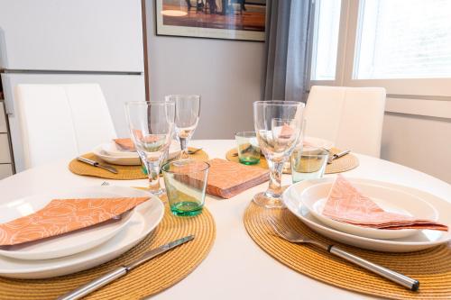 Cozy City Apartment with Private Sauna and Parking in Ahkiomaa