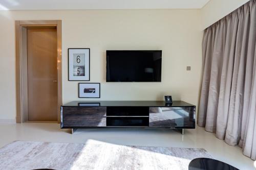 TRPS - Paramount Tower D, Business Bay - Premium 1BR Furnished, High Floor, Ready Move In, Dubaj (zdjęcie 5)