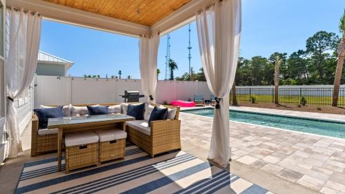Chic Shack by AvantStay Private Pool Walk to Beach Sleeps 13