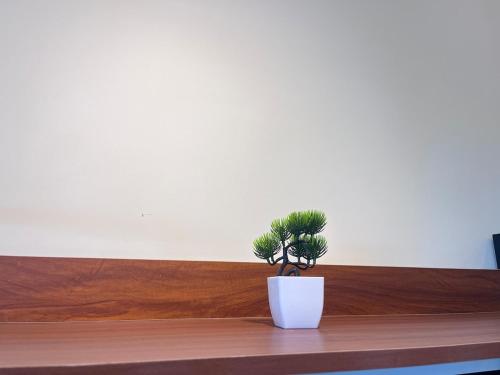 Near MMU UOC | Couple 2pax Studio | Modern Home - image 14